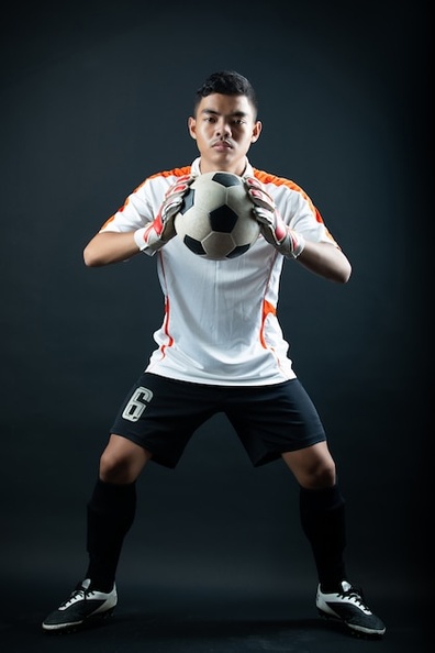 young-goalkeeper-soccer-man-isolated-academy-soccer-team_1150-14658.jpg